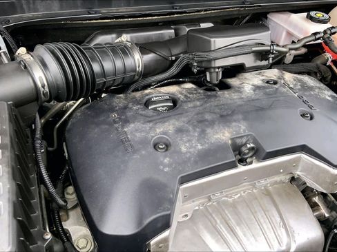 Used 2021 GMC Acadia SLE w/ LPO, Floor Liner Package image 32