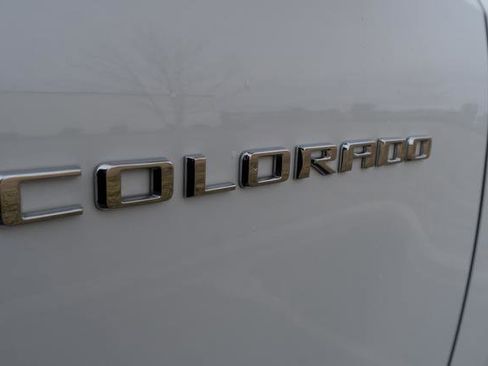 Used 2024 Chevrolet Colorado Z71 w/ Z71 Convenience Package 2 image 43