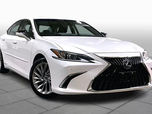 Used 2022 Lexus ES 300h w/ Accessory Package 2 image 2