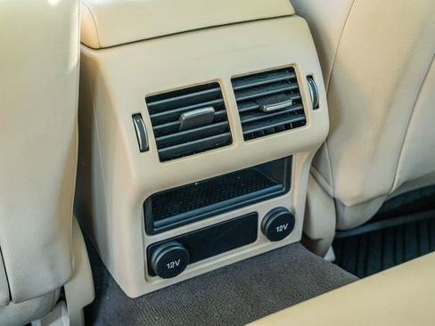 Used 2016 Jaguar XF Premium image 39