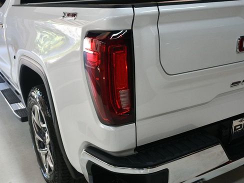 Used 2023 GMC Sierra 1500 SLT w/ SLT Premium Package image 17