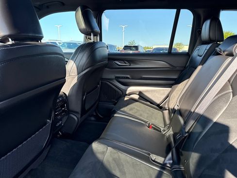 Used 2025 Jeep Grand Cherokee L Altitude AWD/4WD image 13