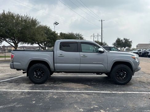 Used 2018 Toyota Tacoma Limited image 4