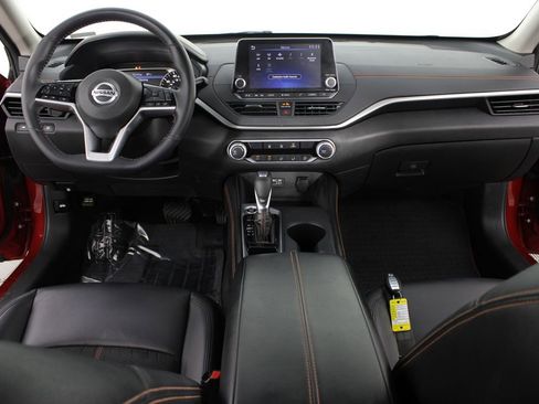 Used 2021 Nissan Altima 2.5 SR FWD image 9
