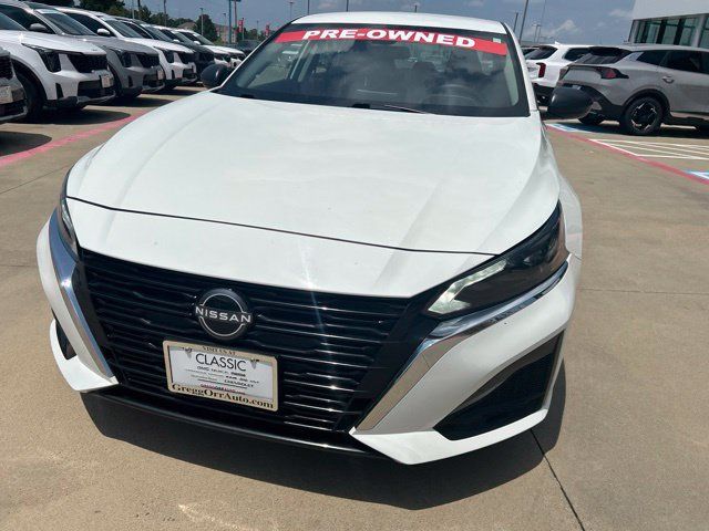 Used 2025 Nissan Altima 2.5 S FWD image 3
