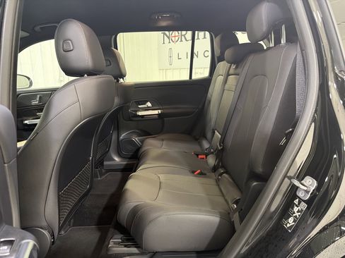 Used 2025 Mercedes-Benz GLB 250 image 10