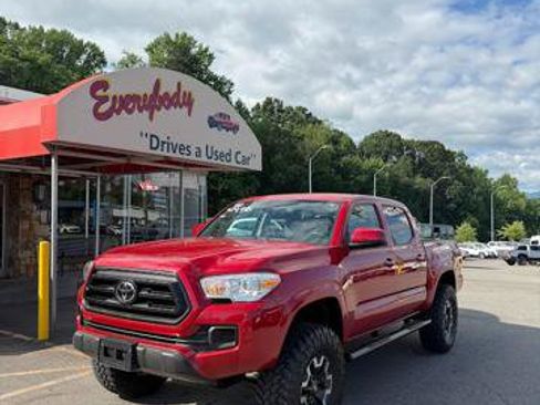 Used 2020 Toyota Tacoma SR AWD/4WD image 1