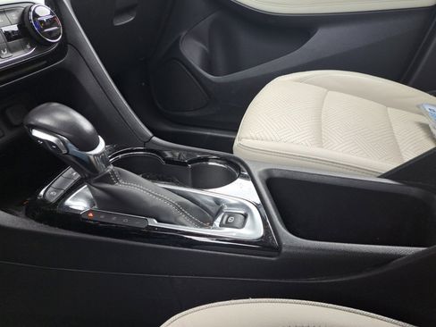 Used 2021 Buick Encore GX Essence w/ Advanced Technology Package FWD image 27