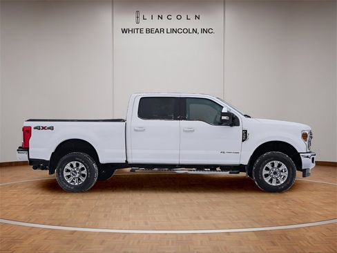 Used 2019 Ford F350 Lariat w/ Chrome Package image 4