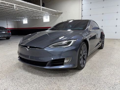 Used 2017 Tesla Model S 75D image 4