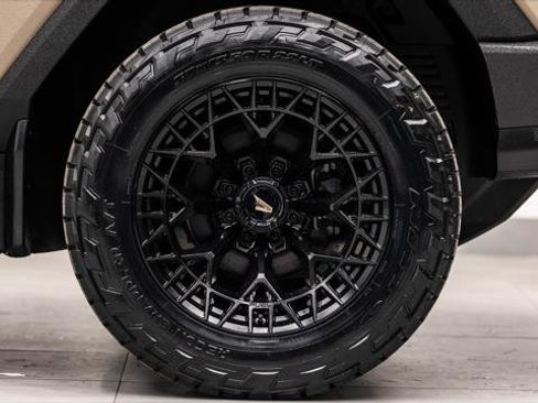 Used 2025 GMC Hummer EV 3X w/ LPO, Dark Essentials Package AWD/4WD image 18