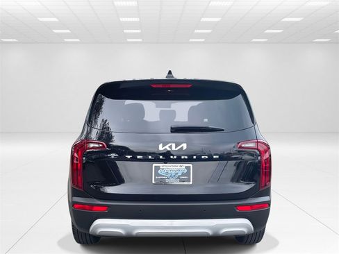 Used 2022 Kia Telluride LX image 6