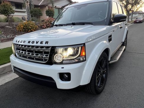 Used 2016 Land Rover LR4 HSE Silver Edition AWD/4WD image 2