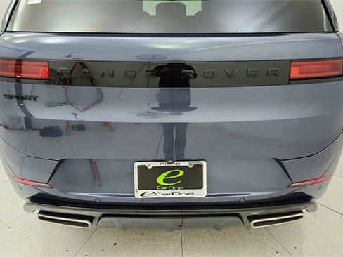 Used 2025 Land Rover Range Rover Sport Dynamic SE image 11