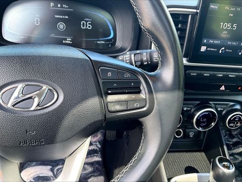 Used 2024 Hyundai Venue SEL FWD image 24
