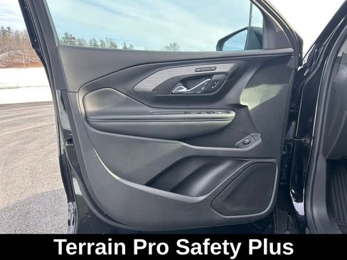 Used 2023 GMC Terrain SLT image 17