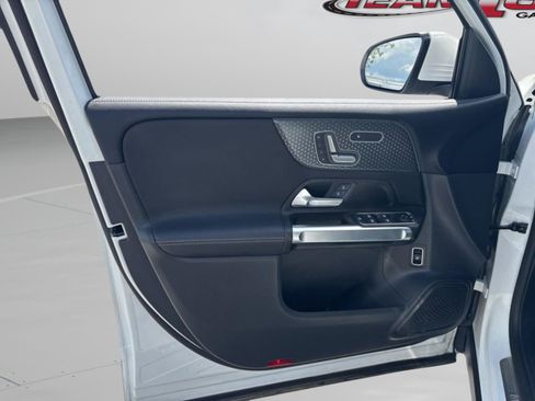 Used 2025 Mercedes-Benz GLB 250 image 23