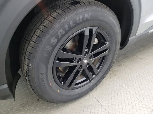 Used 2020 Ford Explorer XLT w/ Comfort Package AWD/4WD image 31