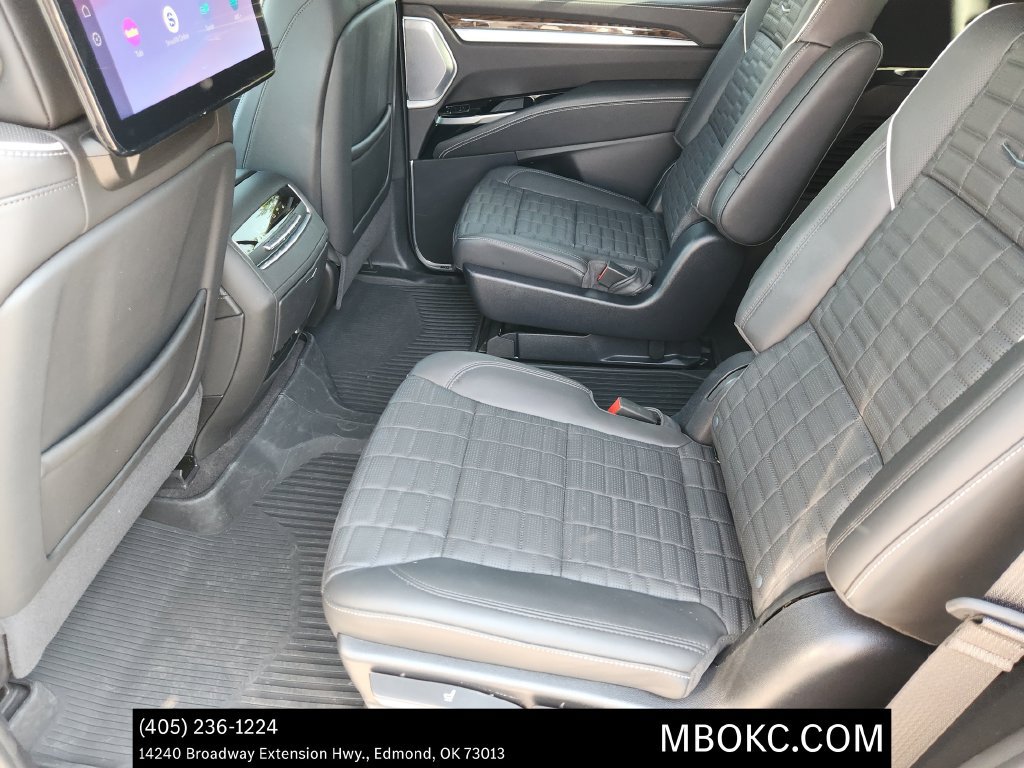 Used 2025 Cadillac Escalade Sport Platinum w/ LPO, Floor Liner Package AWD/4WD image 22
