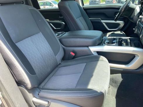 Used 2021 Nissan Titan SV w/ SV Convenience Package AWD/4WD image 31