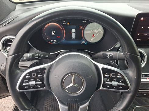 Used 2021 Mercedes-Benz GLC 300 4MATIC image 21
