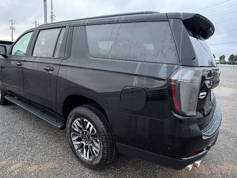 New 2026 Chevrolet Suburban Z71 w/ Comfort Package image 7