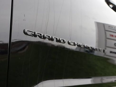 New 2026 Jeep Grand Cherokee Altitude AWD/4WD image 10