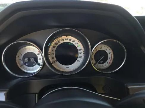 Used 2014 Mercedes-Benz E 350 4MATIC Sedan w/ Premium 1 Package image 15