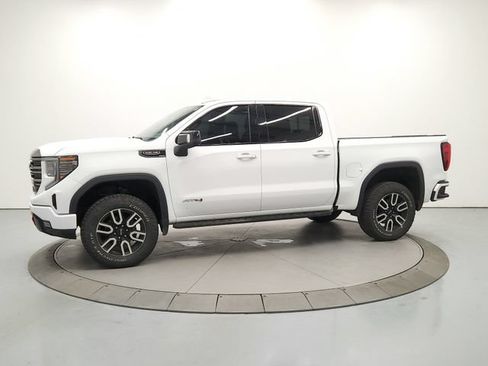 Used 2022 GMC Sierra 1500 AT4 w/ AT4 Preferred Package AWD/4WD image 4