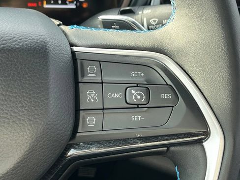 Used 2025 Jeep Grand Cherokee Trailhawk w/ Advanced Protech Group II AWD/4WD image 16