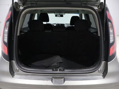 Used 2018 Kia Soul + image 17