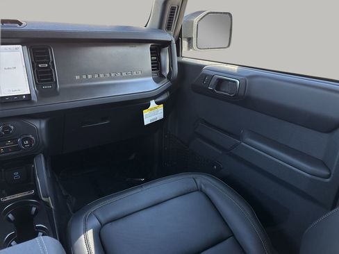 New 2025 Ford Bronco Badlands image 12