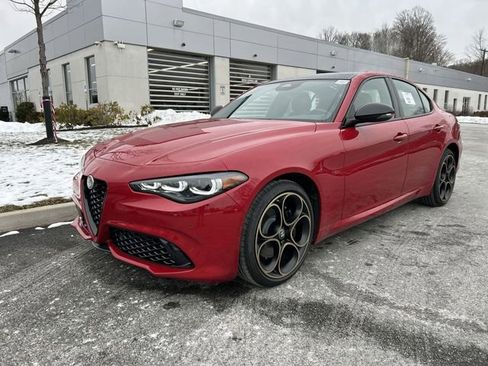 New 2025 Alfa Romeo Giulia AWD w/ Driving Assist Package image 4