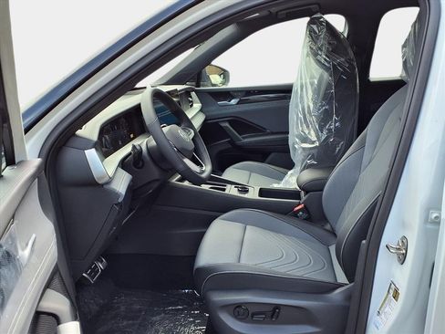 New 2026 Volkswagen Tiguan SE R-Line image 11