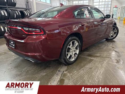 Used 2017 Dodge Charger SXT image 4
