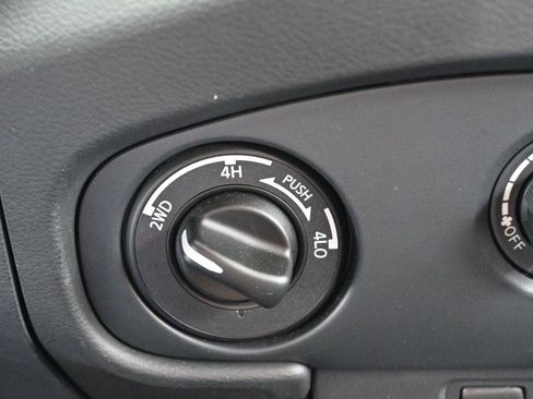 Used 2023 Nissan Frontier SV w/ Midnight Edition Package image 22