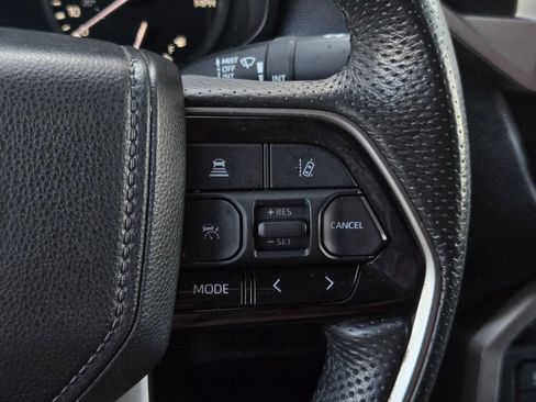 Used 2022 Toyota Tundra SR5 w/ SR5 Premium Package RWD image 21