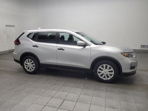 Used 2019 Nissan Rogue S FWD image 11