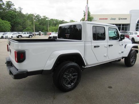 New 2026 Jeep Gladiator Sport AWD/4WD image 6