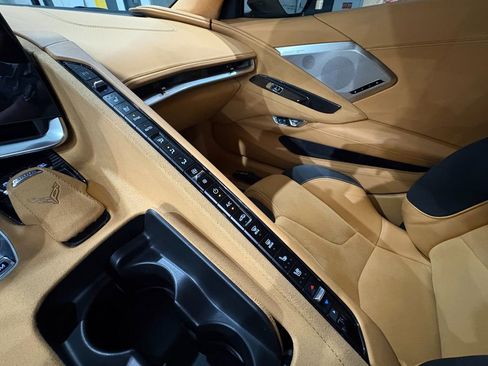 Used 2021 Chevrolet Corvette Stingray Premium Conv w/ Z51 Performance Package RWD image 34
