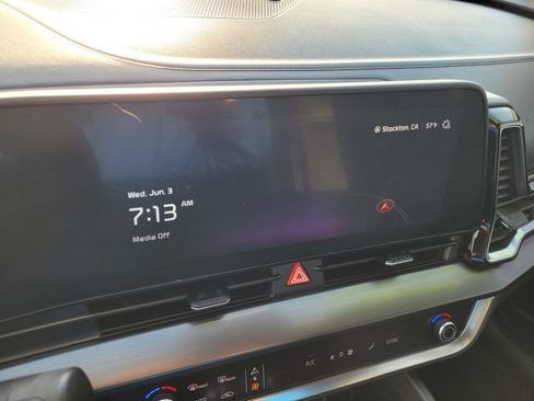 Used 2024 Kia Sportage EX FWD image 12