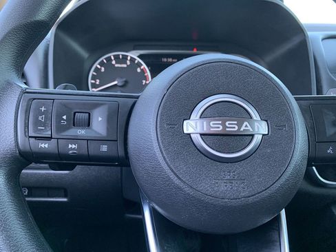Used 2023 Nissan Rogue S AWD/4WD image 17