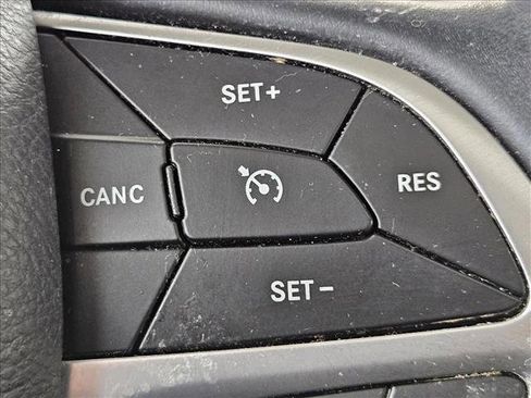 Used 2017 Chrysler 300 Limited w/ Value Package RWD image 16