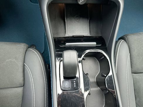 Used 2023 Volvo XC40 Recharge Ultimate image 32