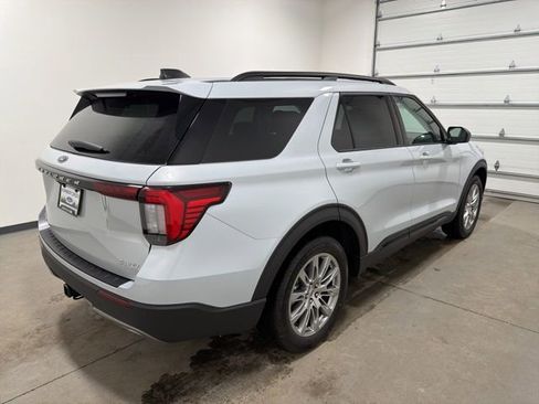 New 2026 Ford Explorer Active w/ Active Comfort Package image 4