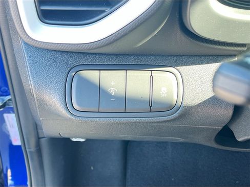 Used 2024 Hyundai Venue Limited image 10