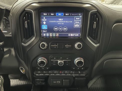 Used 2020 GMC Sierra 1500 AT4 w/ AT4 Premium Package image 19
