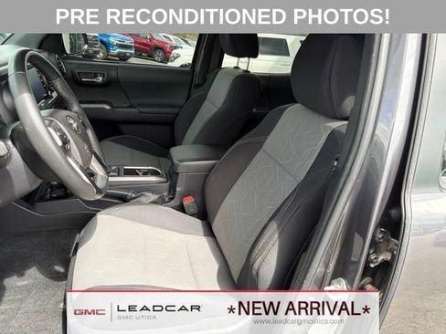 Used 2023 Toyota Tacoma TRD Off-Road w/ Black Out Package (TMS) AWD/4WD image 19