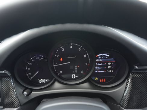 Certified 2026 Porsche Macan Turbo AWD/4WD image 18