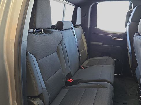 New 2026 GMC Sierra 1500 SLE image 17